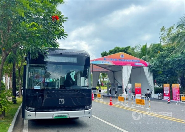 吉利星际醇氢电动城市客车