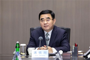 山东重工集董事长满慎刚会见凯傲集团监事会主席、CEO一行