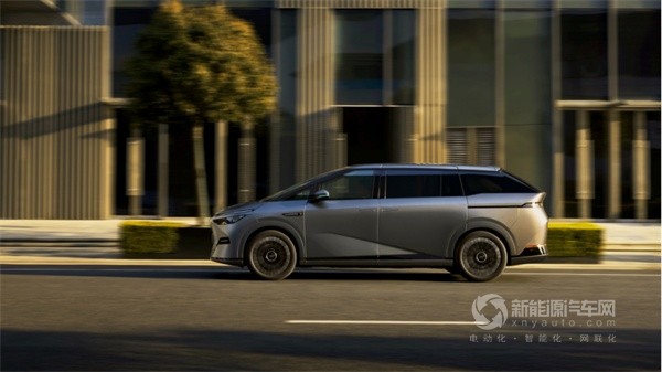 2025款小鹏X9