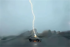 比亚迪宋 PLUS EV 遭三道雷击 “渡劫” 成功，三电系统完好无损