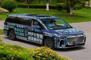 26款岚图梦想家PHEV搭载62.5度大电池，800V+5C上车!