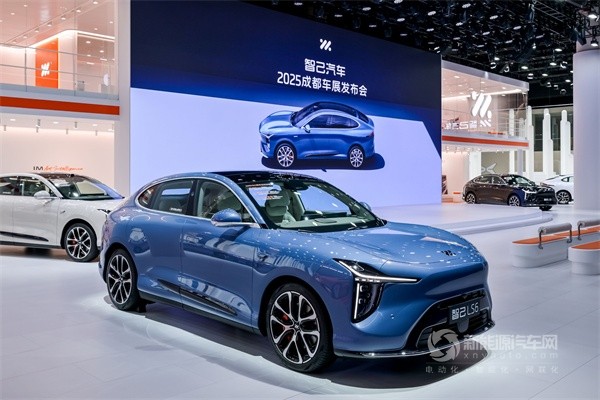 智己LS6