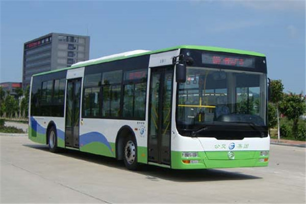 金旅XML6125JHEVG5C1公交车（柴油/电混动国五10-40座）