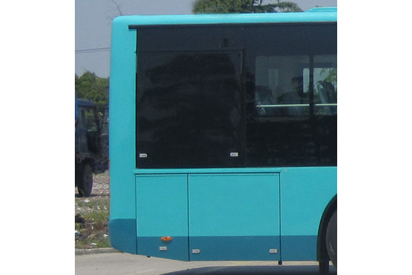 金旅XML6125JHEVG5C1公交车（柴油/电混动国五10-40座）