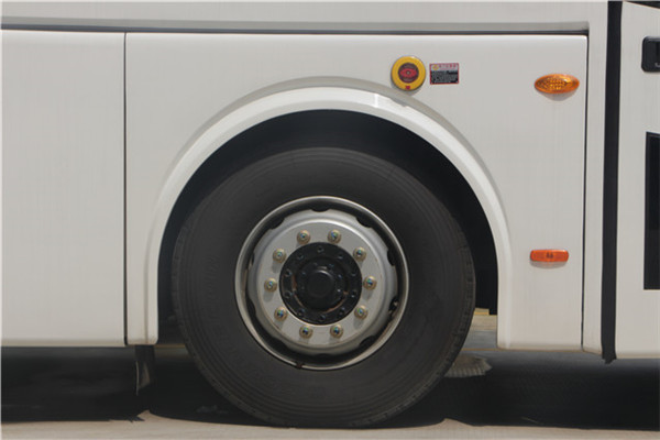 开沃NJL6117BEV32客车（纯电动24-48座）