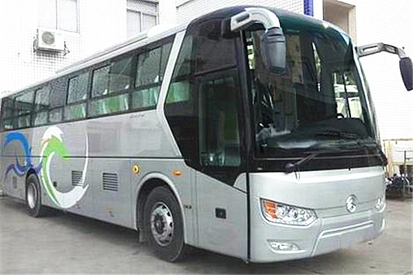 金旅XML6102JHEVD5C插电式公交车（柴油/电混动国五25-48座）