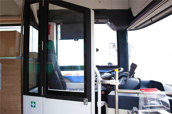 格力钛GTQ6102BEVB30低入口公交车（纯电动19-29座）