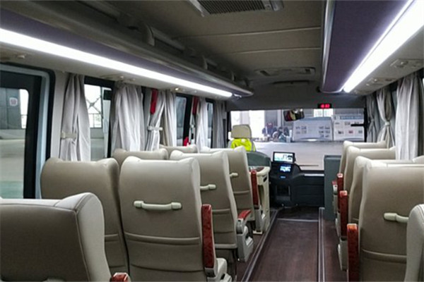 峨嵋EM6830BEVL客车（纯电动24-34座）